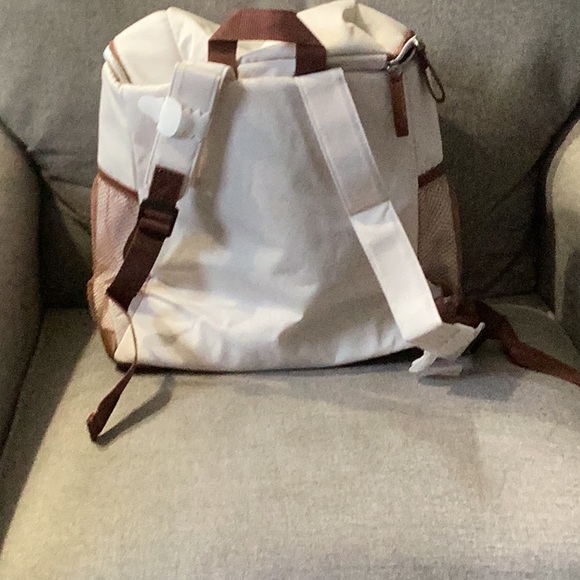 Insulated Backpack - Picture 2 of 2